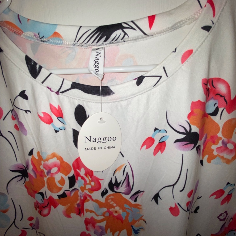 Floral Maxi Dress in White and Pink - Picture 9 of 16